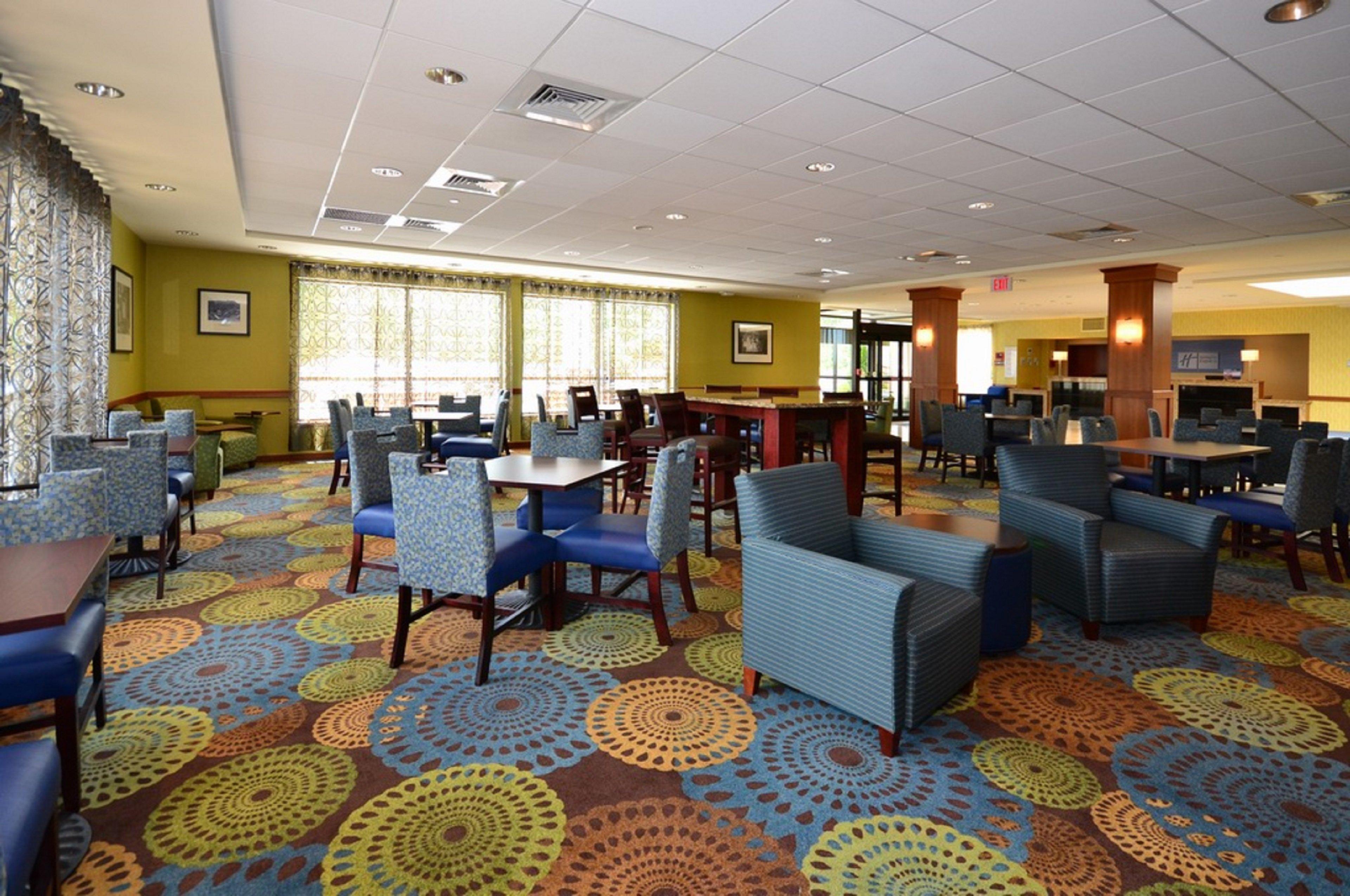 Holiday Inn Express Boston Brockton By Ihg Экстерьер фото