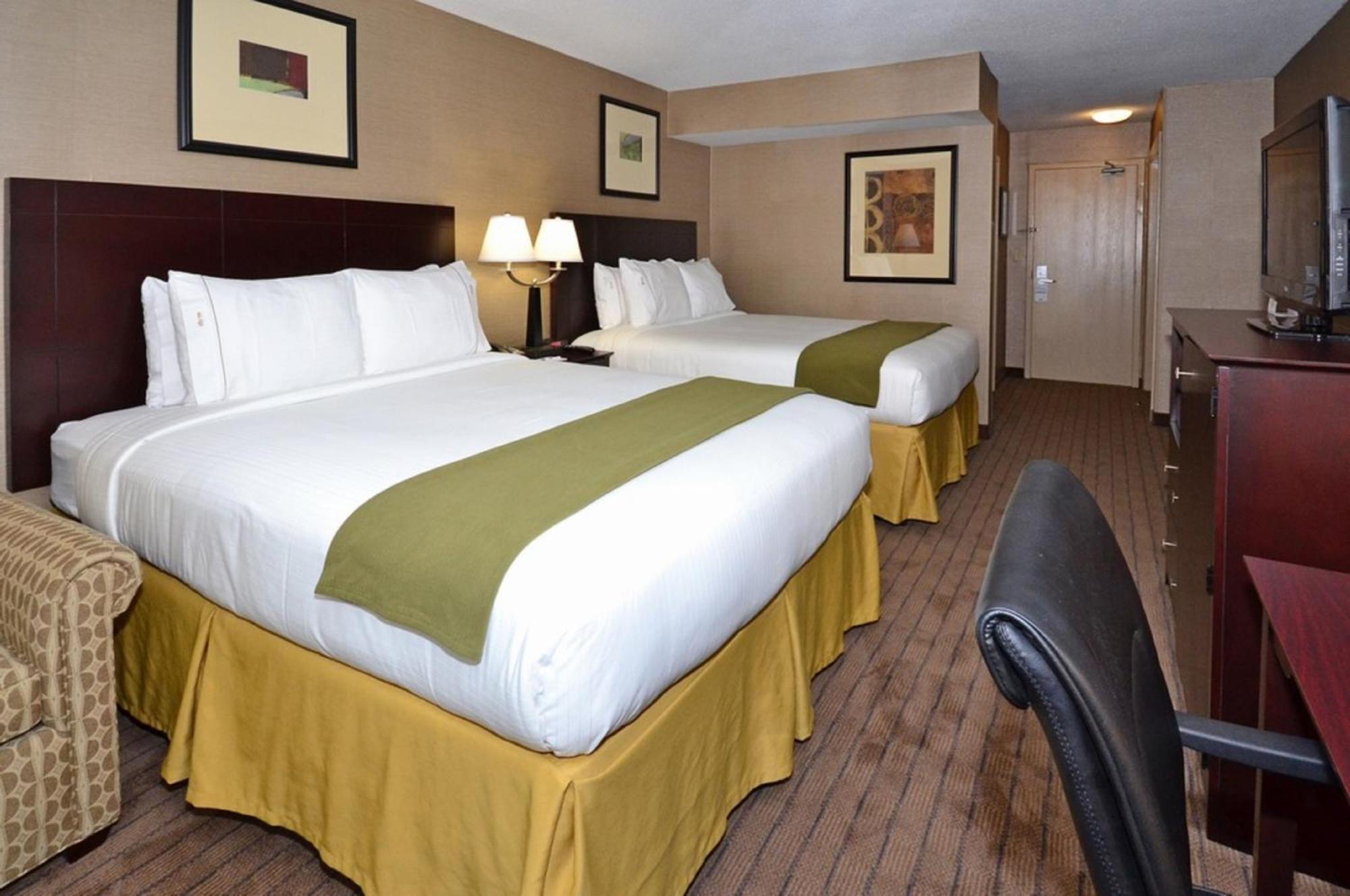 Holiday Inn Express Boston Brockton By Ihg Экстерьер фото